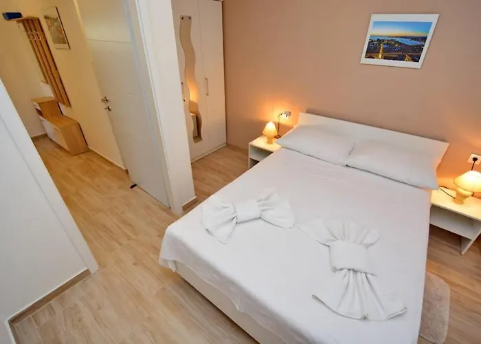 דירה 2br Premium, Fireplace & Parking