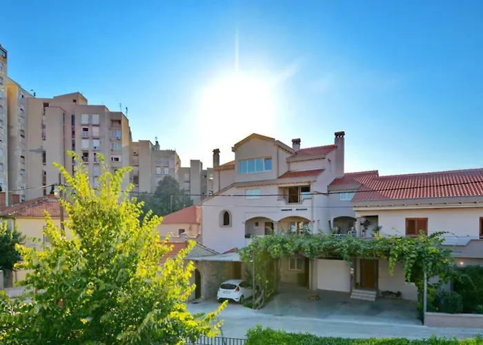 2Br Premium, Fireplace & Parking Zadar