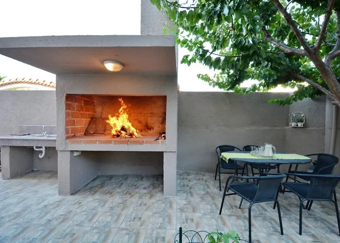 דירה 2br Premium, Fireplace & Parking