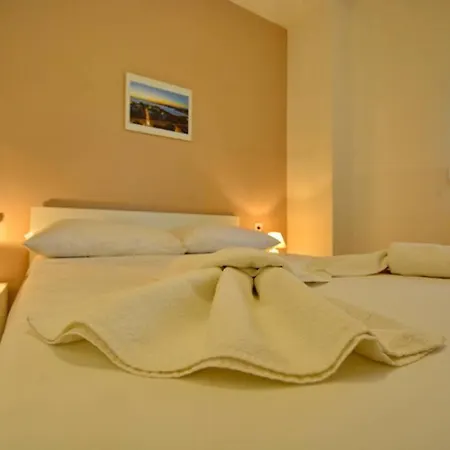 2Br Premium, Fireplace & Parking Zadar * זאדאר